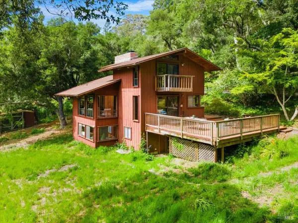 2019 Pleasant Hill Road, Sebastopol, CA 95472