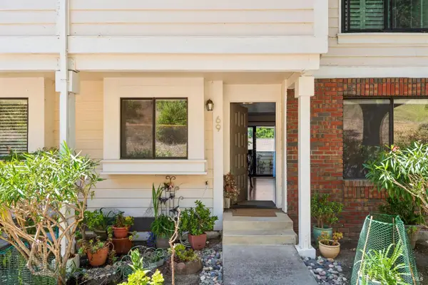 69 Village Circle, San Rafael, CA 94903
