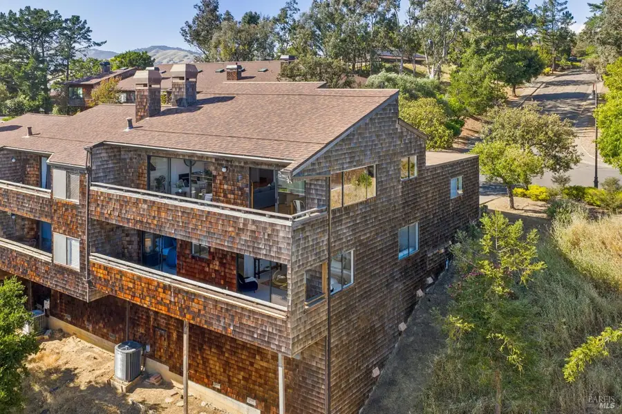 305 El Faisan Drive, San Rafael, CA 94903 - #3