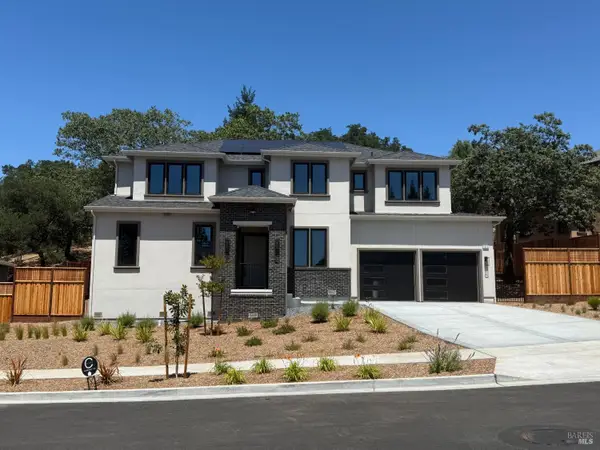 1913 Carlile Place, Santa Rosa, CA 95403