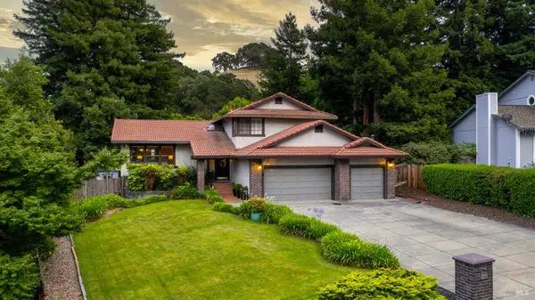 1108 E Sunnyslope Road, Petaluma, CA 94952