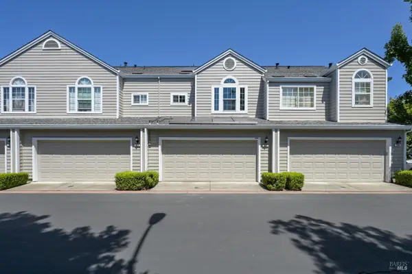 718 W Jasmine Circle, Santa Rosa, CA 95407