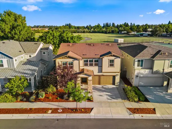 1469 Oak Circle, Rohnert Park, CA 94928