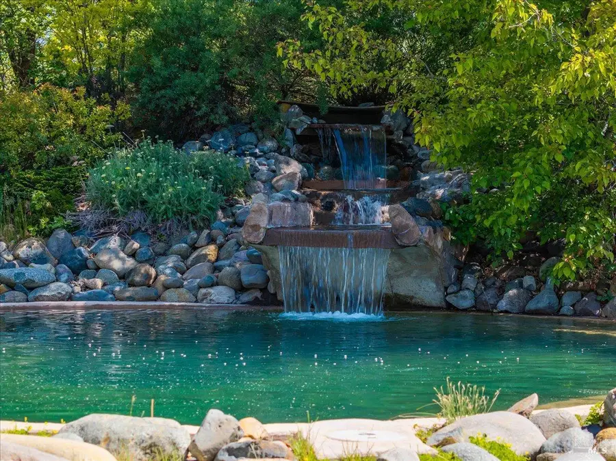 1395 Northridge Drive, Mount Shasta, CA 96067 - #2