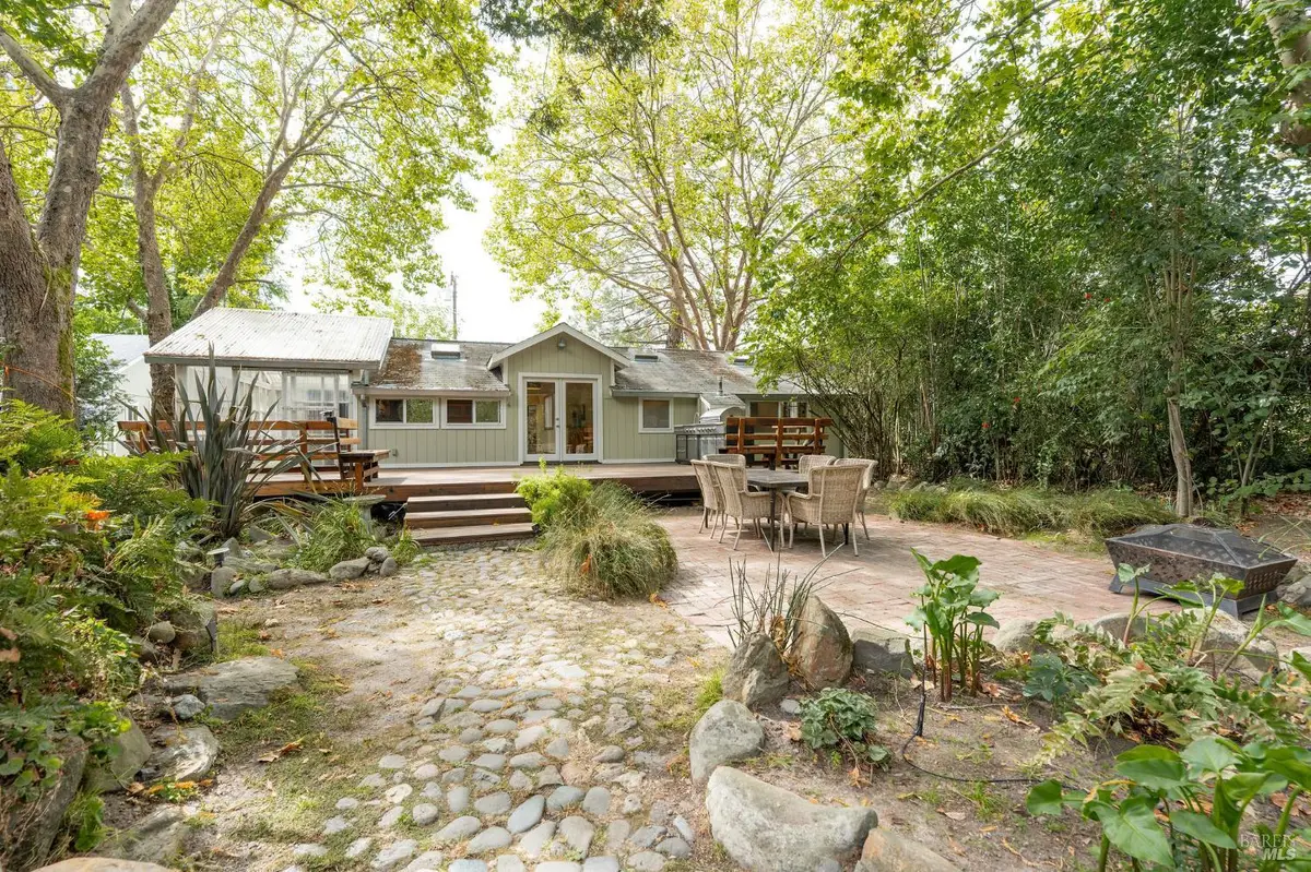 1901 Hwy 116 S, Sebastopol, CA 95472 - #1