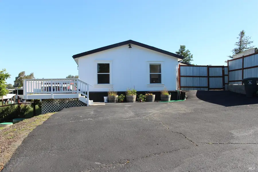 2408 Magnolia Avenue, Petaluma, CA 94952 - #2