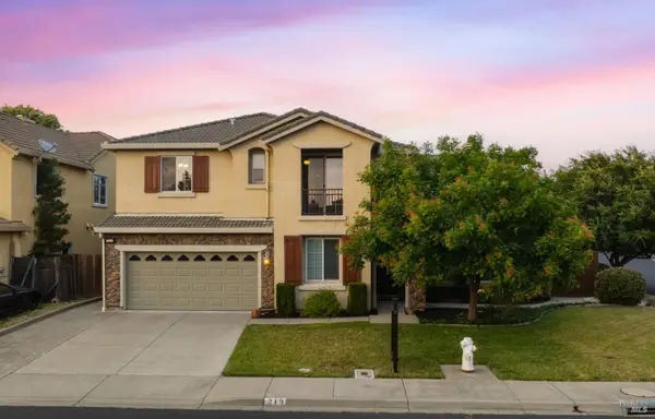 219 Snowy Owl Drive, Vacaville, CA 95687