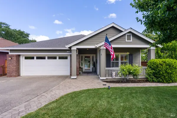 118 Douglas Fir Circle, Cloverdale, CA 95425