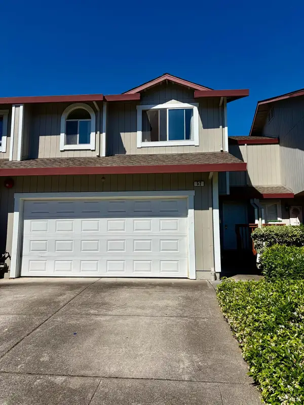 52 Regents Circle, Rohnert Park, CA 94928