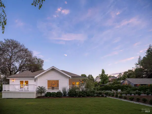 555 Magnolia Avenue, Petaluma, CA 94952