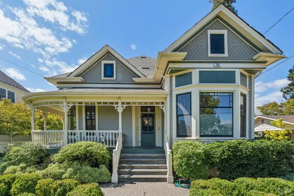 325 Fitch Street, Healdsburg, CA 95448