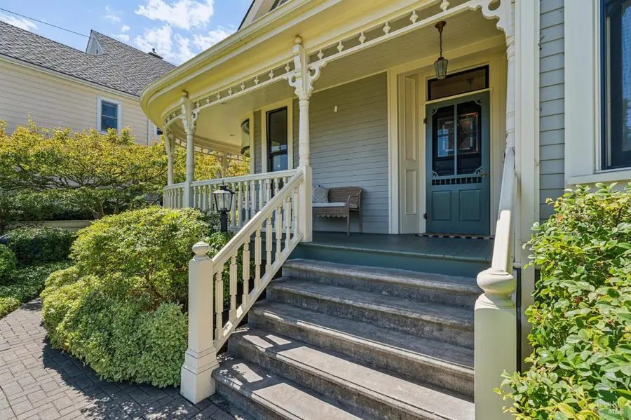 325 Fitch Street, Healdsburg, CA 95448 - #2