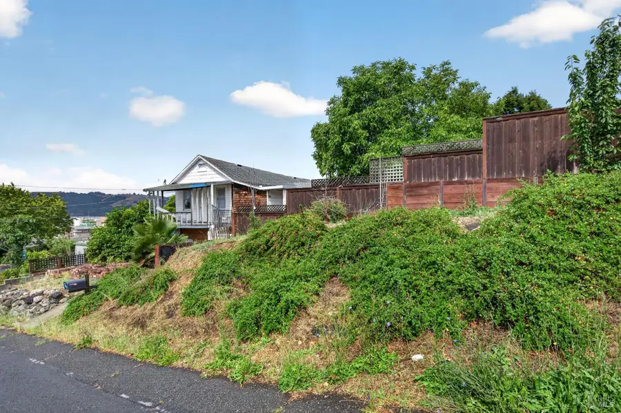 705 E 6th Street, Benicia, CA 94510 - #3