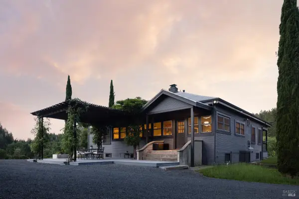 8781 Martinelli Road, Forestville, CA 95436