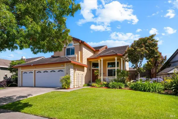 1814 Heather Lane, Petaluma, CA 94954