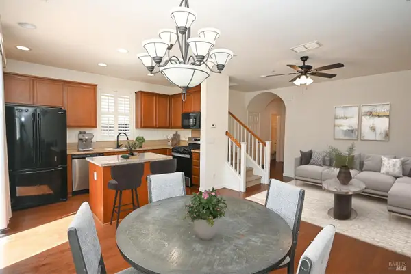 1174 Tocia Avenue, Vacaville, CA 95687