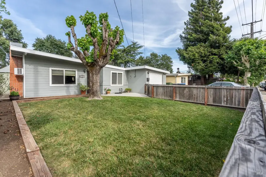 1597 Elm Street, Ukiah, CA 95482 - #2