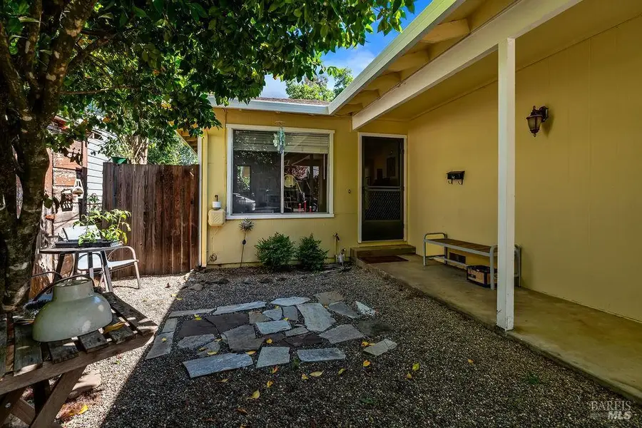 327 Plaza Street, Healdsburg, CA 95448 - #3