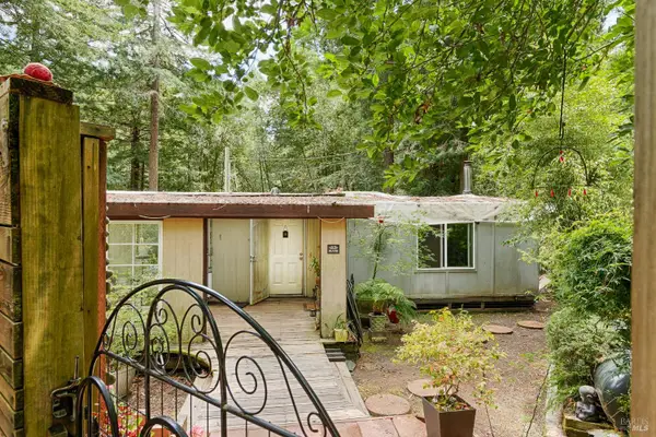 7 Magic Mountain Road, Cazadero, CA 95421