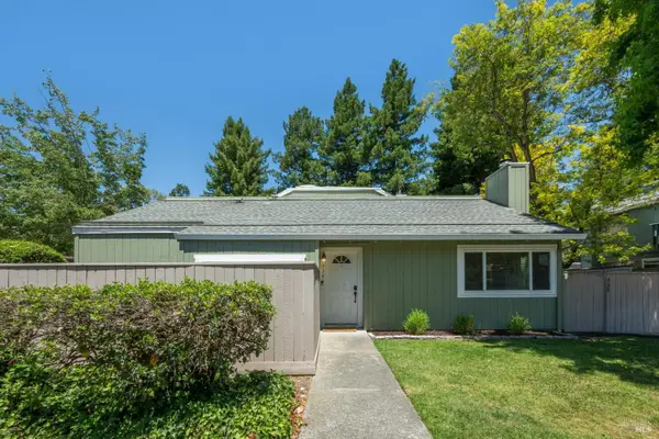 734 Racquet Club Circle, Rohnert Park, CA 94928