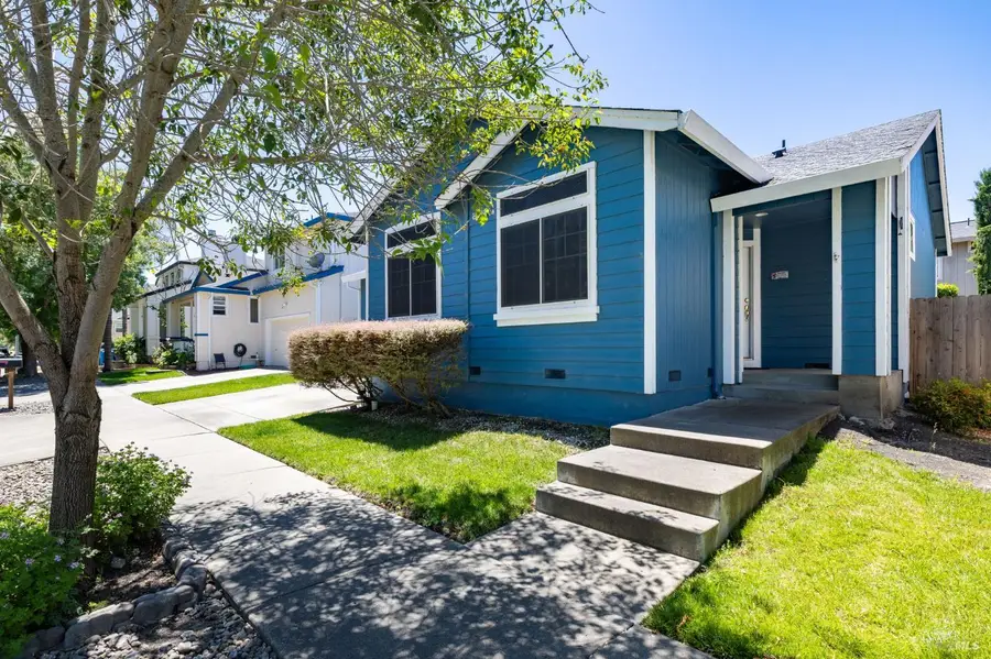 2477 Meda Avenue, Santa Rosa, CA 95404 - #2