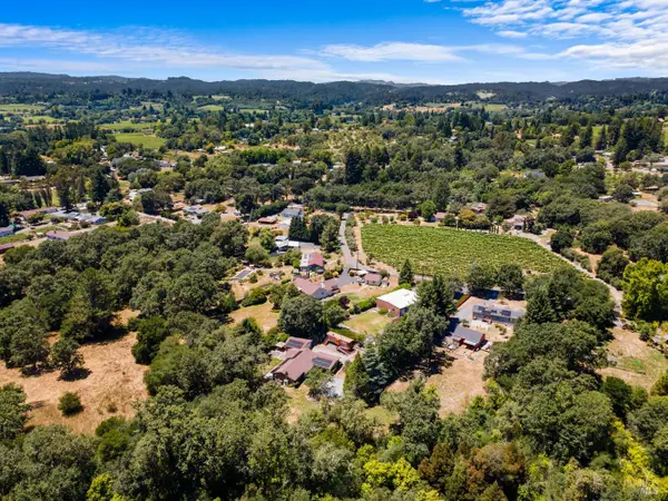 8191 Appian Way, Sebastopol, CA 95472