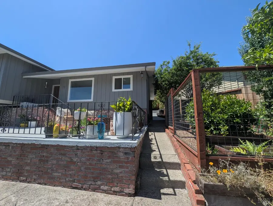 211 Hill Boulevard, Petaluma, CA 94952 - #3
