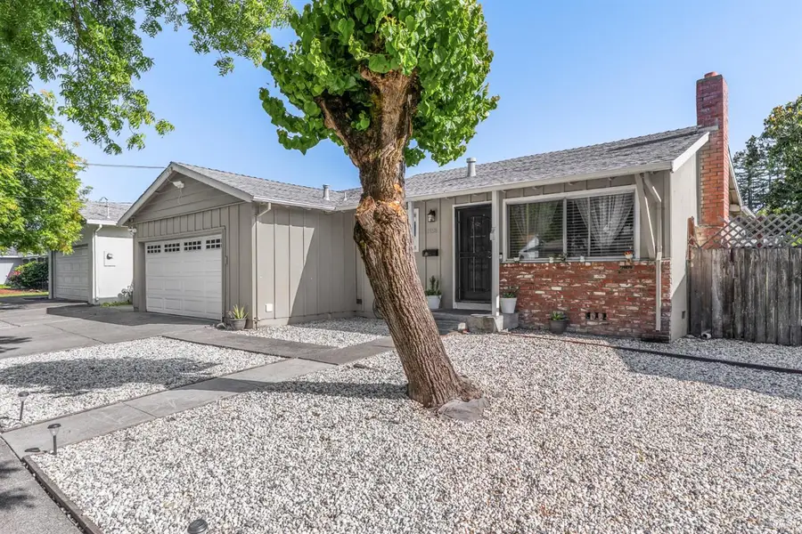 1558 W 3rd Street, Santa Rosa, CA 95401 - #2