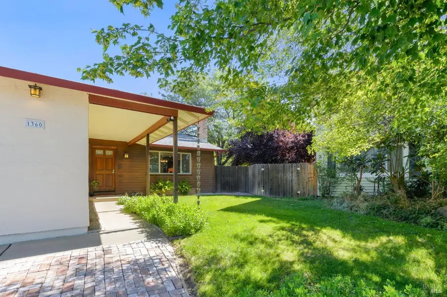 1360 Hemingway Court, Dixon, CA 95620 - #2