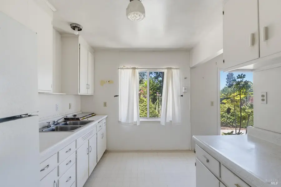 212 Tedford Avenue, Ukiah, CA 95482 - #3