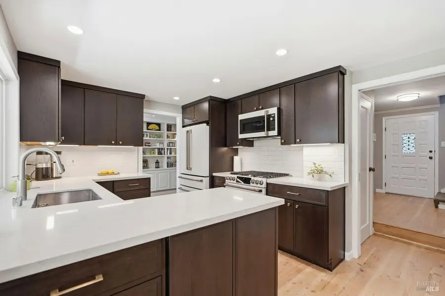 2205 Hillside Drive, Santa Rosa, CA 95404 - #2