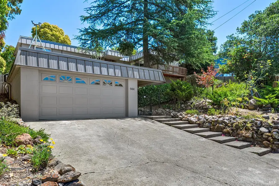 944 Summerfield Road, Santa Rosa, CA 95405 - #2
