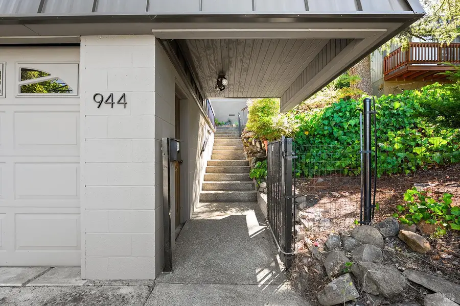 944 Summerfield Road, Santa Rosa, CA 95405 - #3