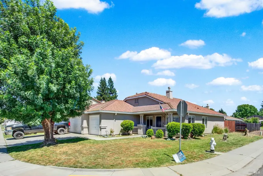 805 Wiegand Way, Dixon, CA 95620 - #2