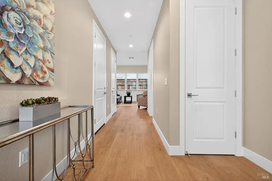 329 Cornell Street, Windsor, CA 9549 - #2