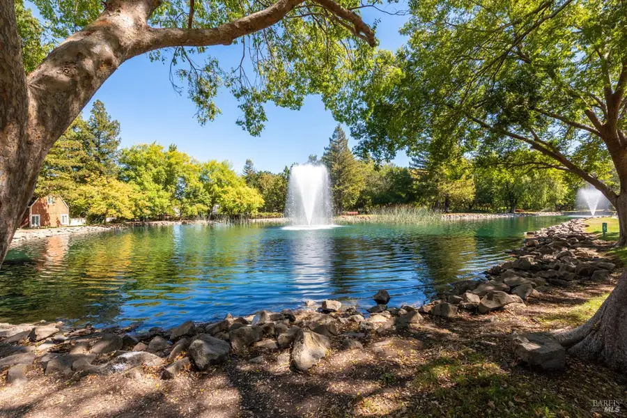 2324 Lakeview Drive, Santa Rosa, CA 95405 - #2