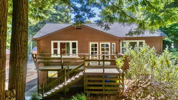 18961 Symes Lane, Fort Bragg, CA 95437