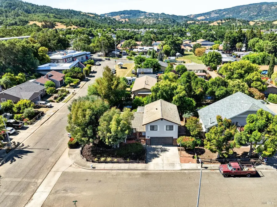 100 Roan Court, Cloverdale, CA 95425 - #2