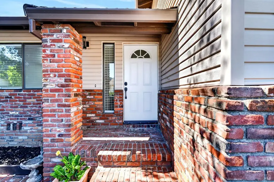 100 Roan Court, Cloverdale, CA 95425 - #3