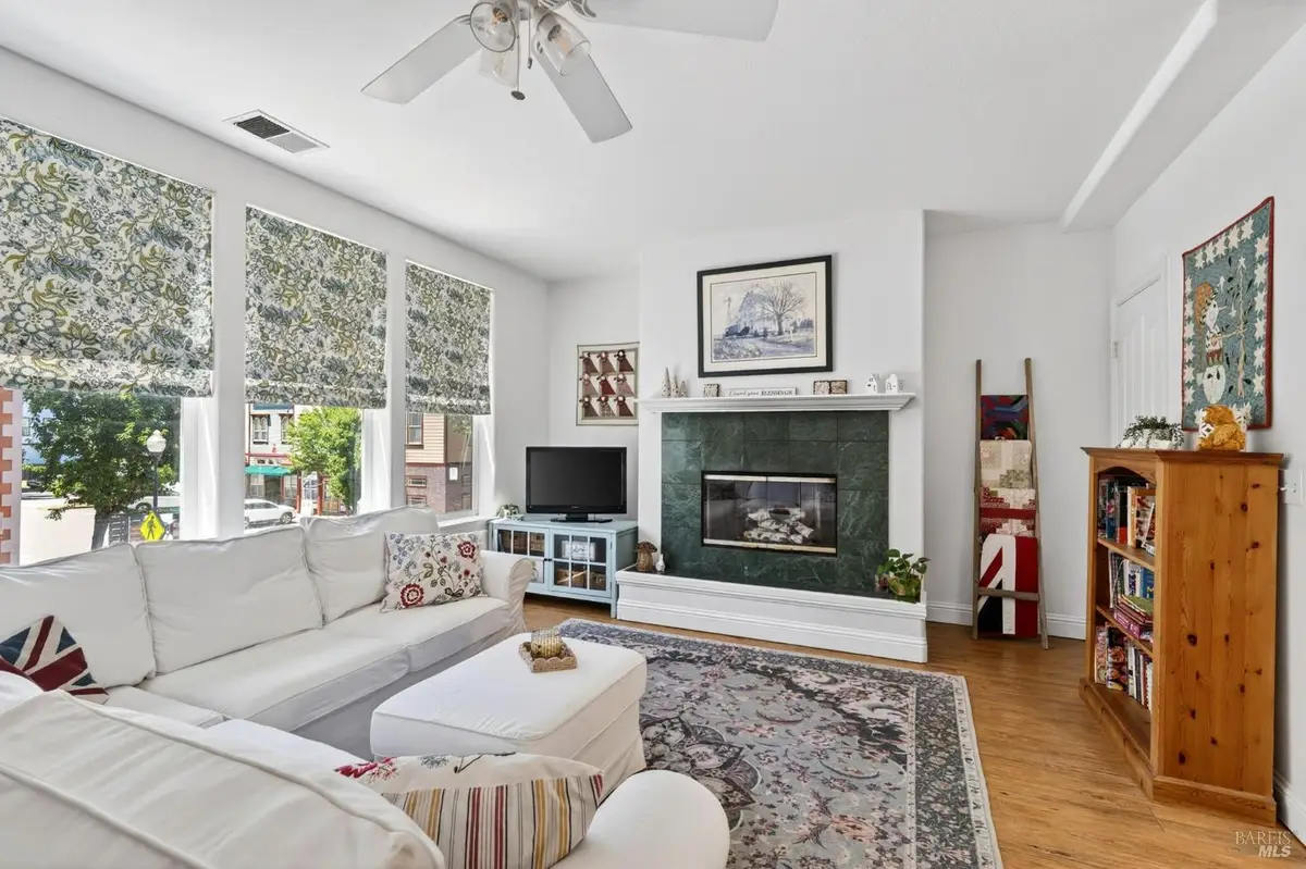 1049 Mcclelland Drive, Windsor, CA 95492 - #1