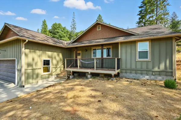 9482 Hoberg Drive S, Cobb, CA 95426