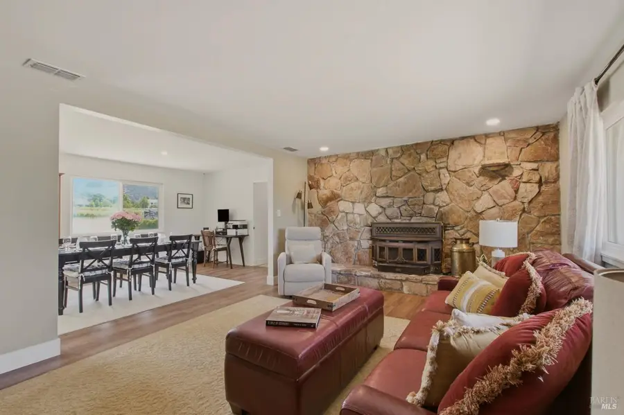 3294 Vichy Avenue, Napa, CA 94558 - #3