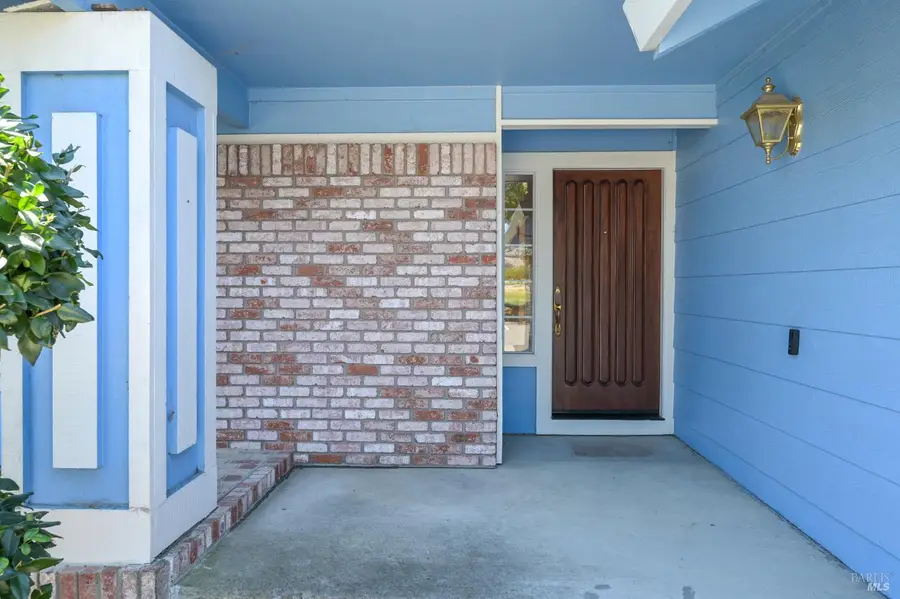 2126 Saint Augustine Circle, Petaluma, CA 94954 - #3