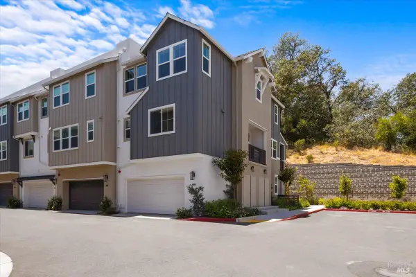 649 Semillon Lane, Santa Rosa, CA 95403