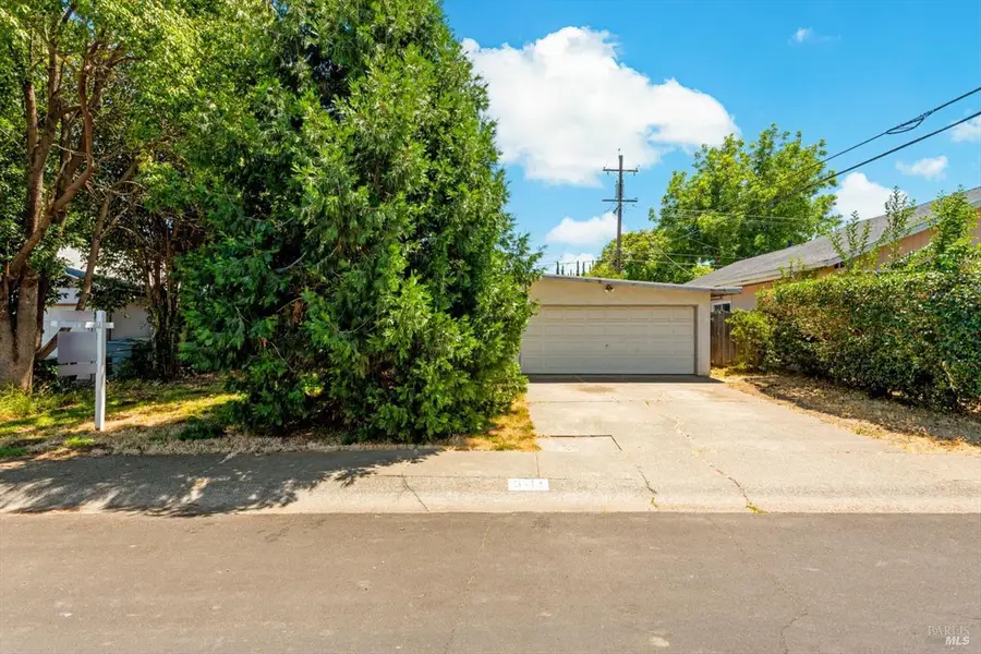 341 Grape Street, Vacaville, CA 95688 - #2