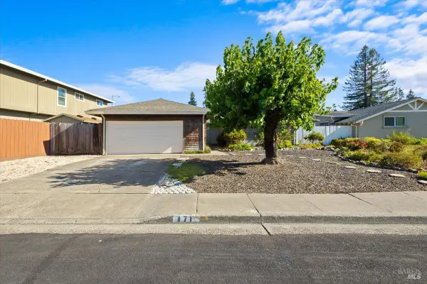 171 Alma Avenue, Rohnert Park, CA 94928