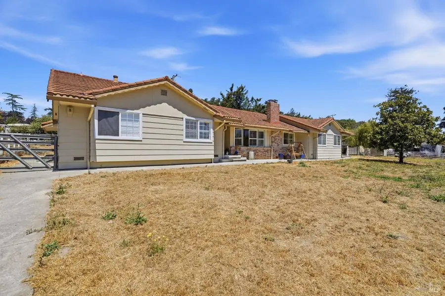 397 W Railroad Avenue, Cotati, CA 94931 - #3