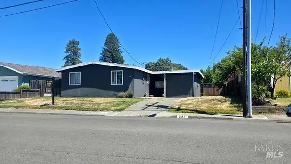 221 Terrace Boulevard, Healdsburg, CA 95448