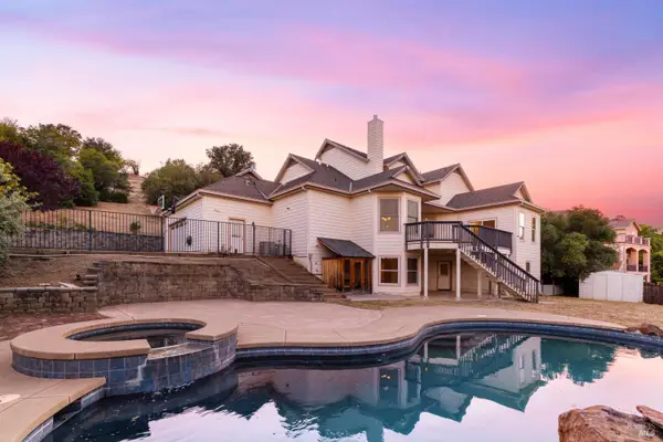 2136 Vineyard Hills Court, Vacaville, CA 95688