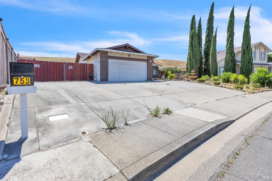 753 Castlewood Court, Fairfield, CA 94534 - #2